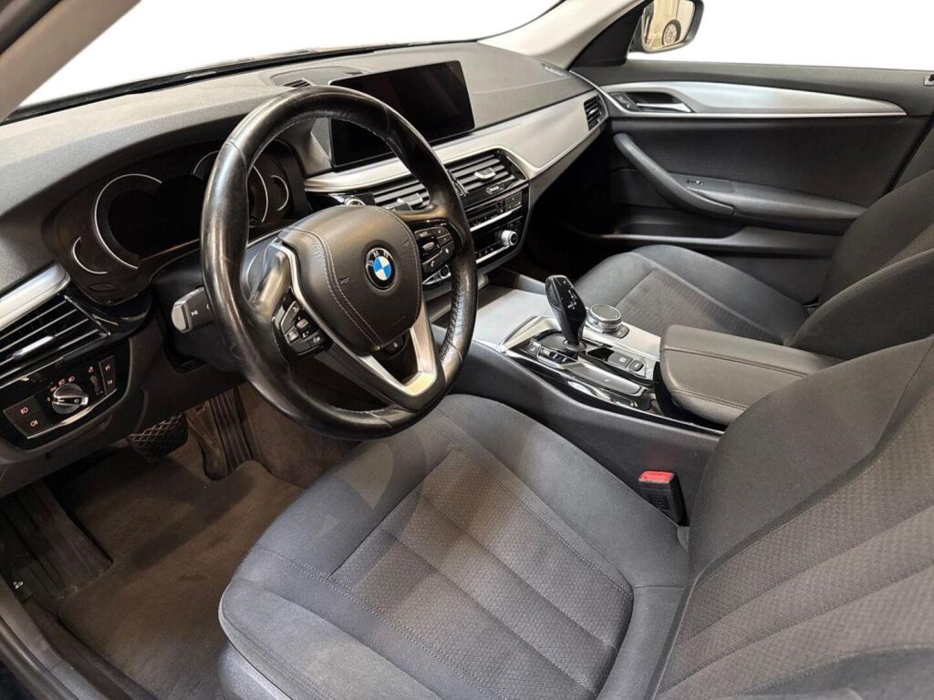BMW 520 2017 Musta