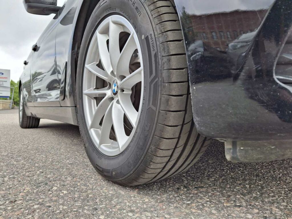 BMW 520 2017 Musta