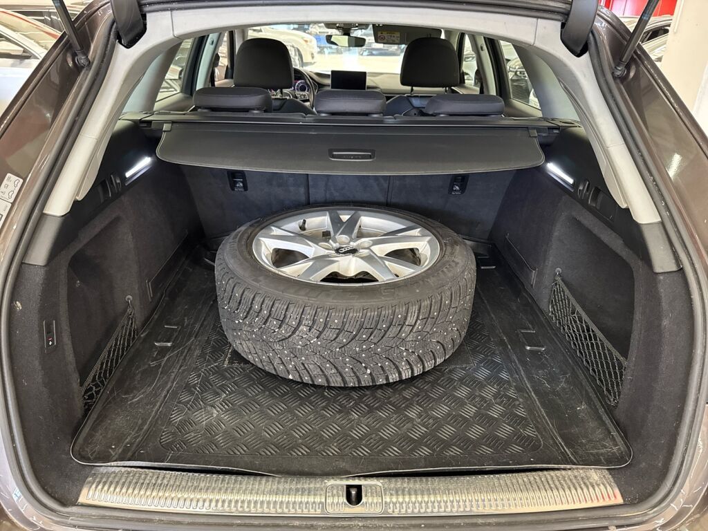 Audi A4 2016 Ruskea (beige)