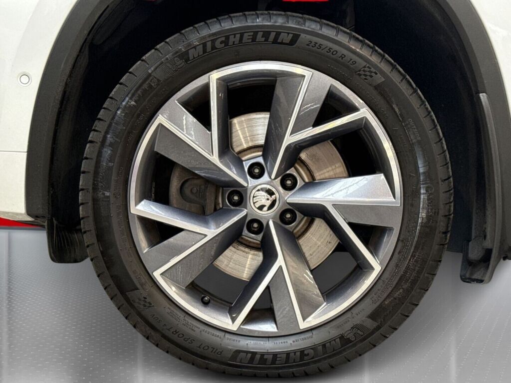 Skoda Kodiaq 2021 Valkoinen