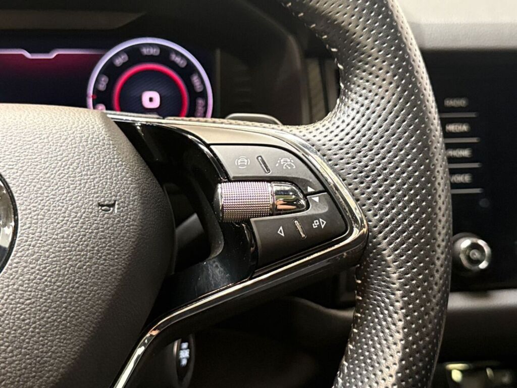 Skoda Kodiaq 2021 Valkoinen