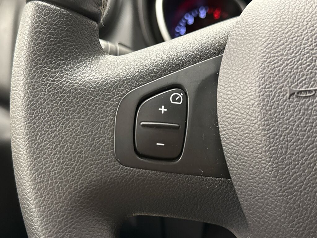 Renault Trafic 2021 Valkoinen