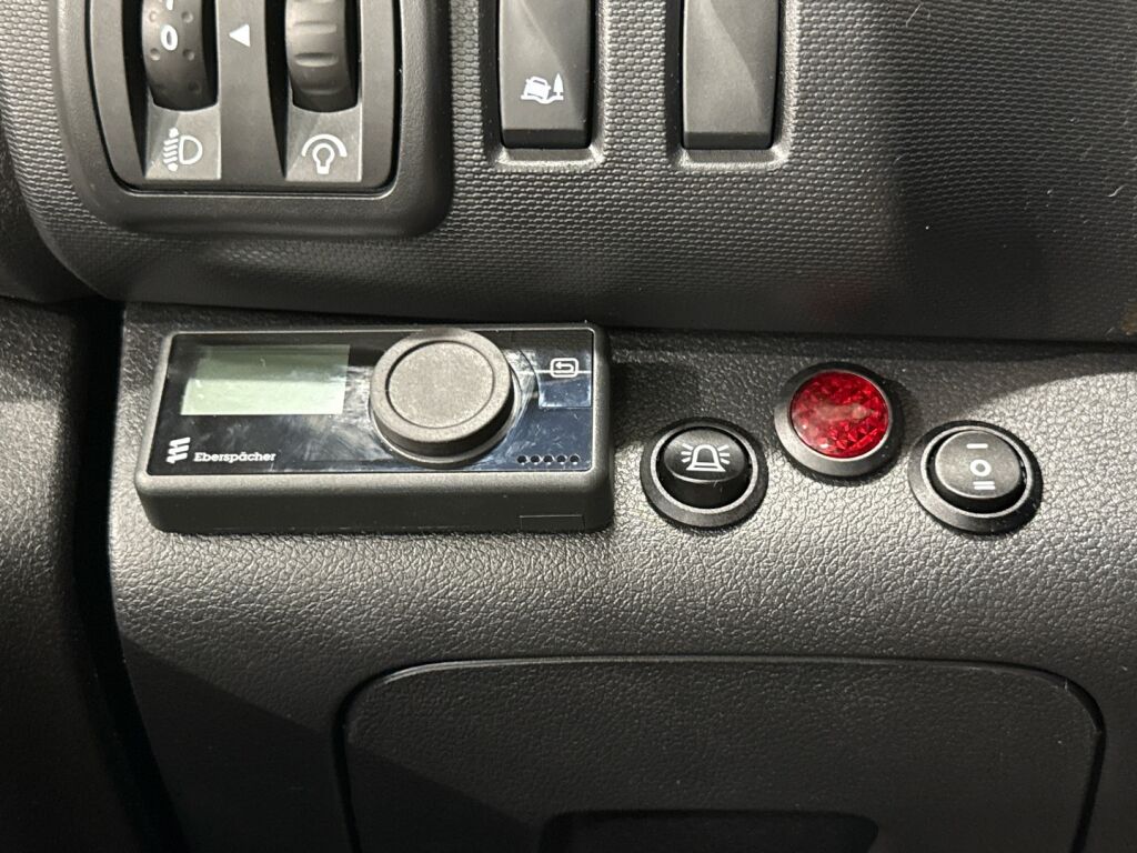 Renault Trafic 2021 Valkoinen