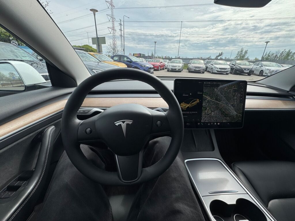 Tesla Model 3 2021 Valkoinen