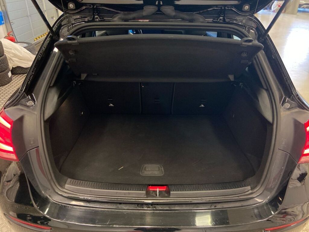 Mercedes-Benz A 2021 Musta