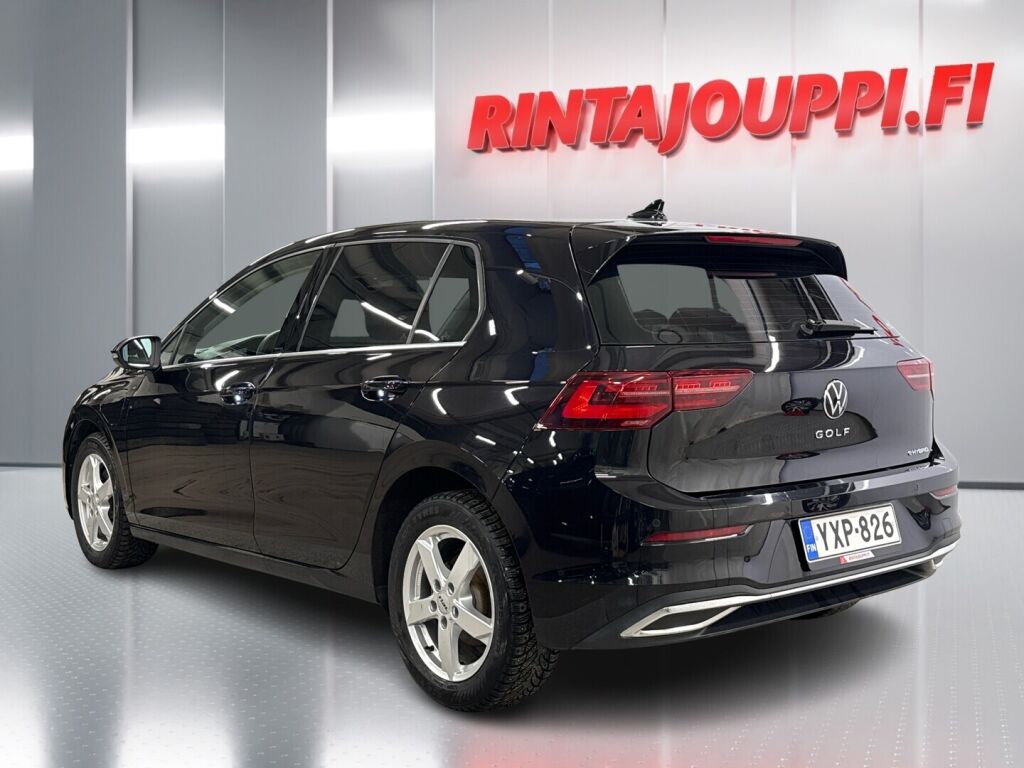 Volkswagen Golf 2021 Musta