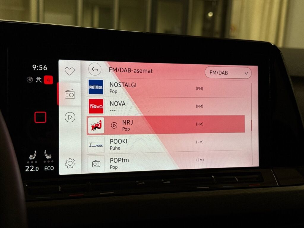 Volkswagen Golf 2021 Musta