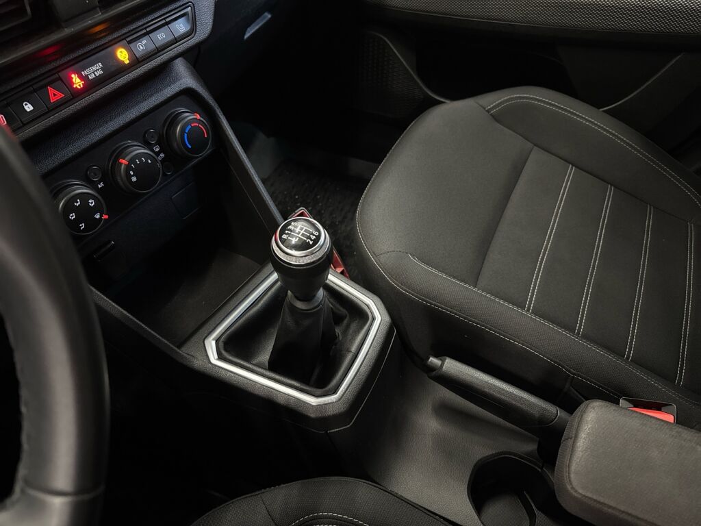 Dacia Sandero 2021 Sininen