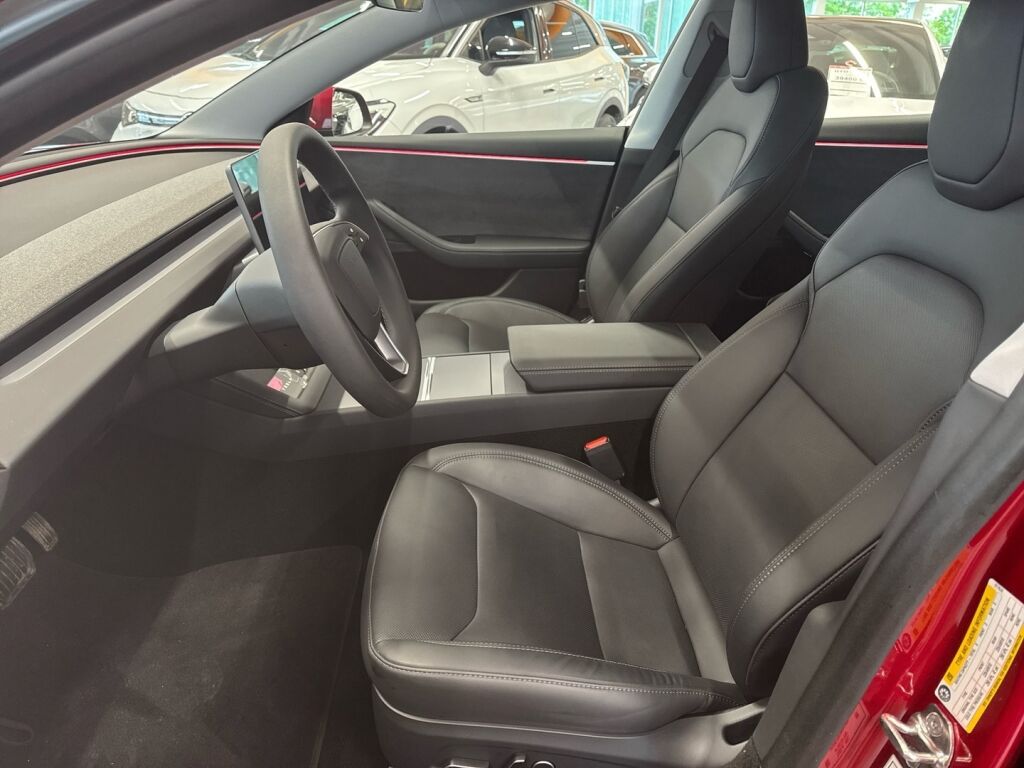 Tesla Model 3 2024 Monivär.