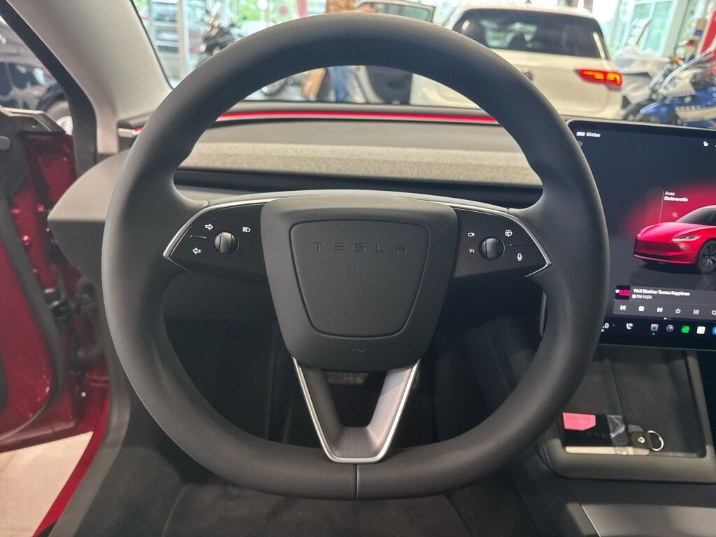 Tesla Model 3 2024 Monivär.