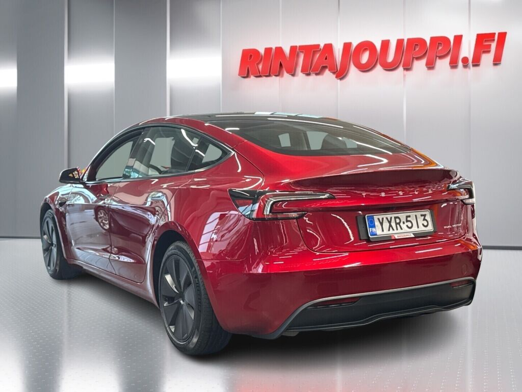 Tesla Model 3 2024 Monivär.