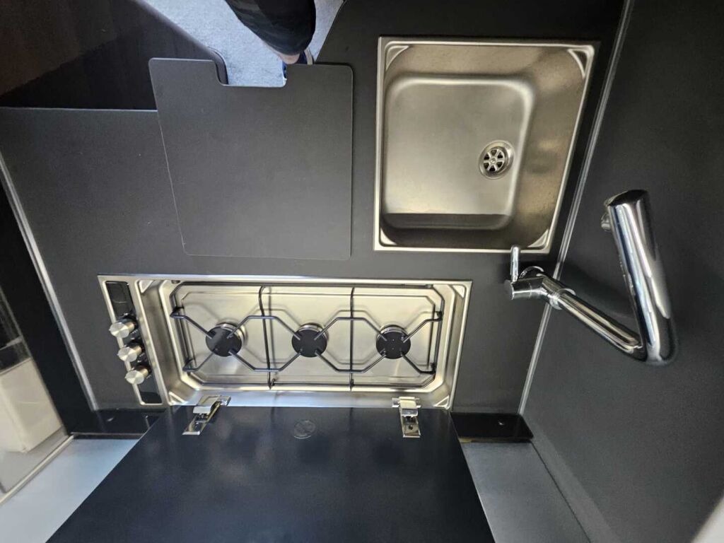 Adria MATRIX SUPREME MB 670 SL ALDE 2024 Harmaa