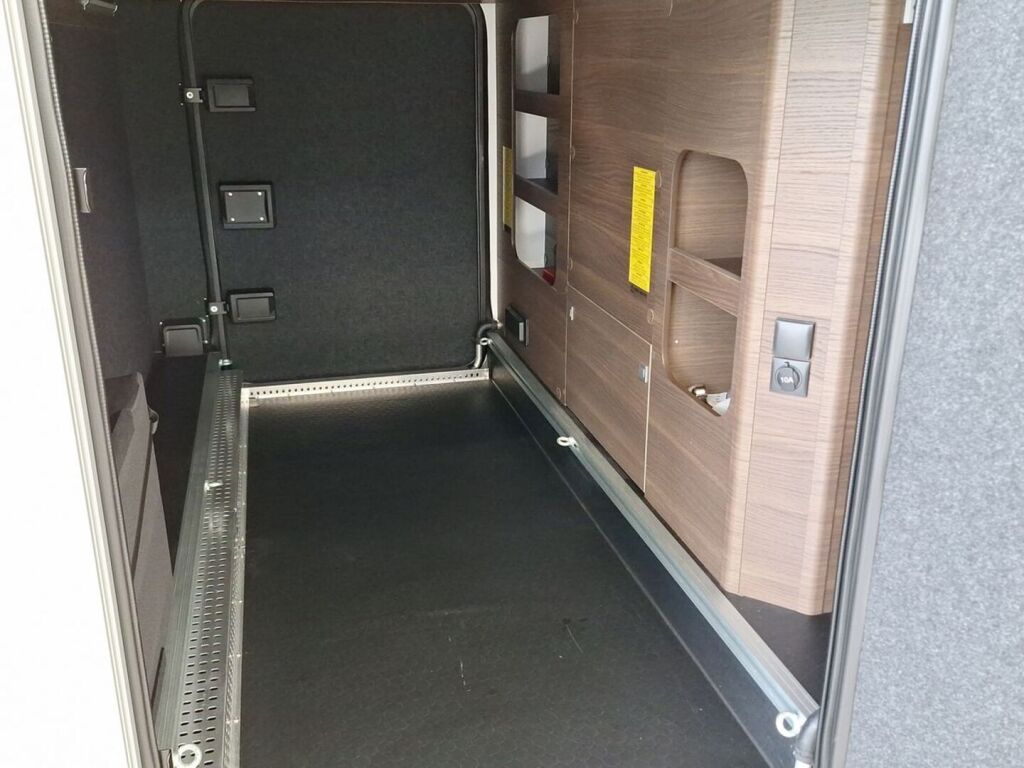 Adria MATRIX SUPREME MB 670 SL ALDE 2024 Harmaa
