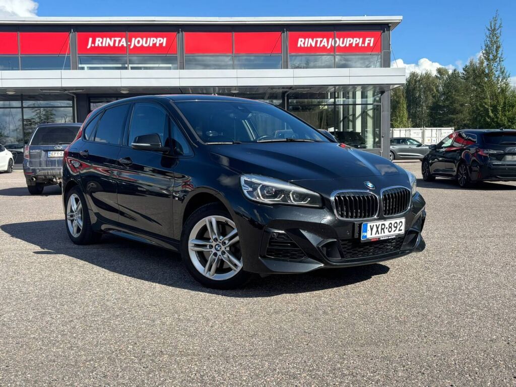 BMW 225 2019 Musta