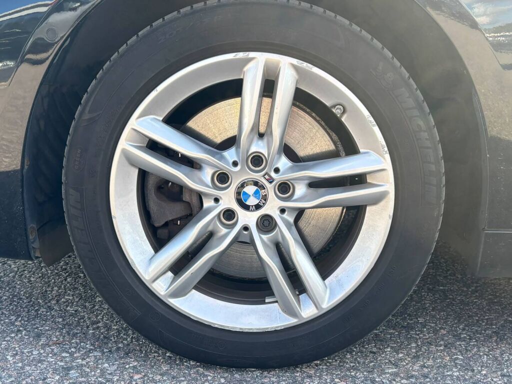 BMW 225 2019 Musta