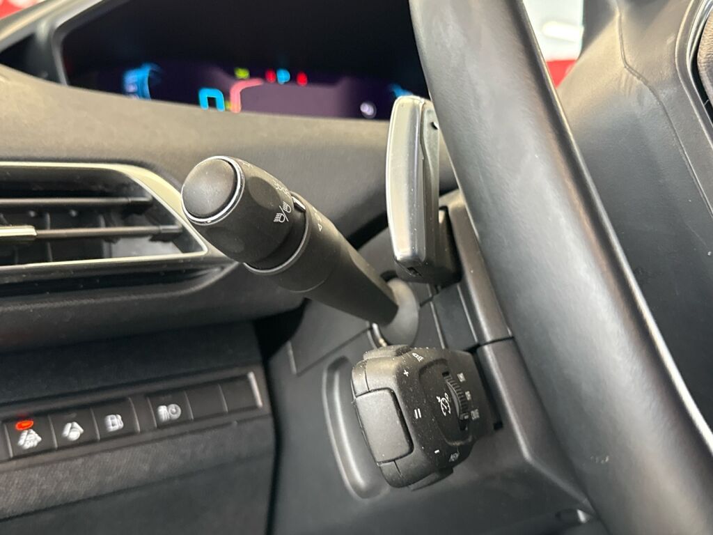 Peugeot 3008 2021 Musta