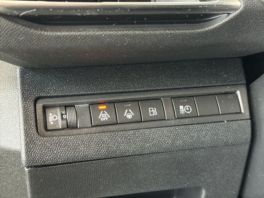 Peugeot 3008 2021 Musta