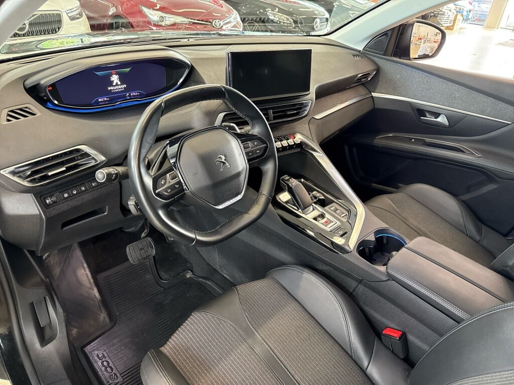 Peugeot 3008 2021 Musta