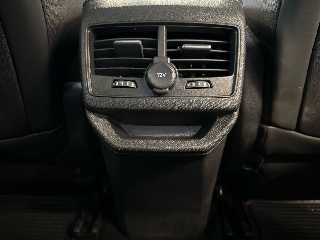 Peugeot 3008 2021 Musta