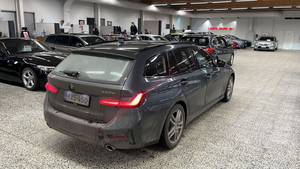 BMW 330 2021 Harmaa