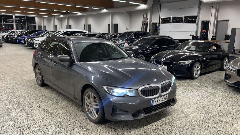 BMW 330 2021 Harmaa