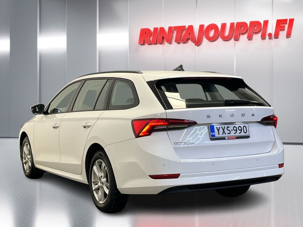 Skoda Octavia 2024 Valkoinen