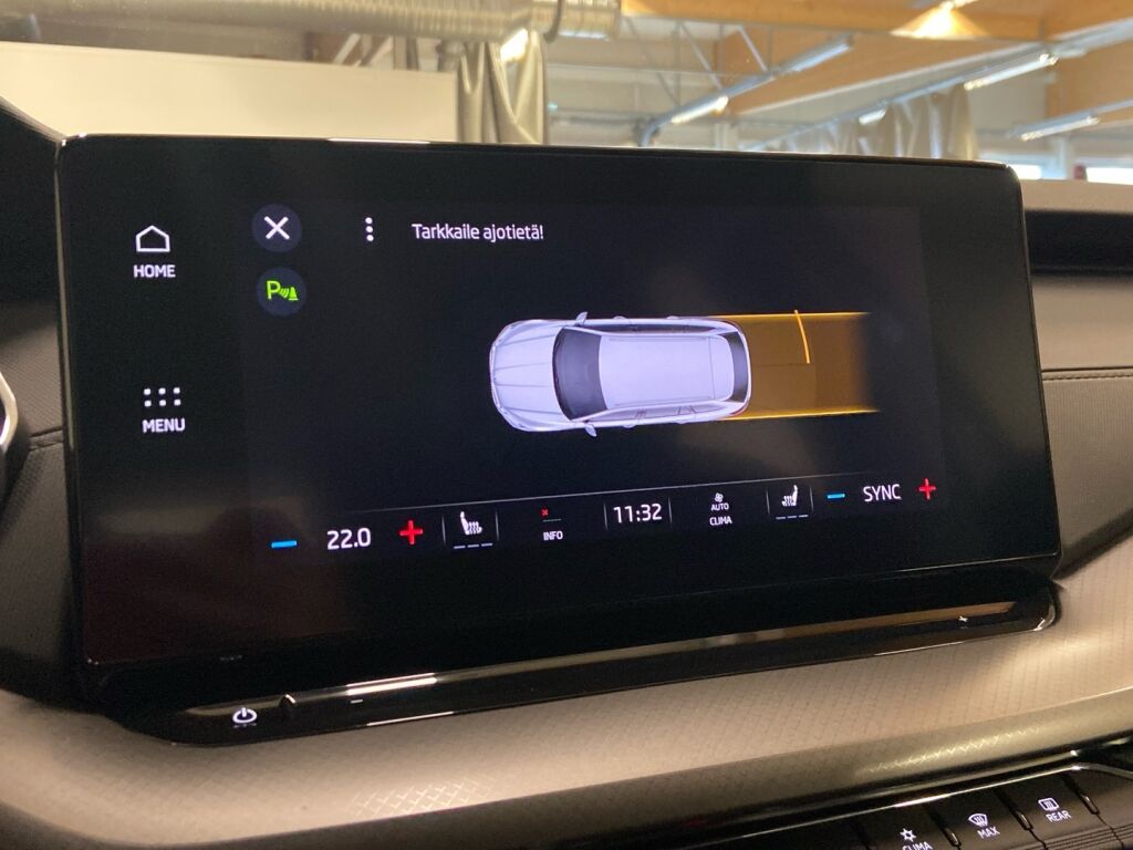 Skoda Octavia 2024 Valkoinen