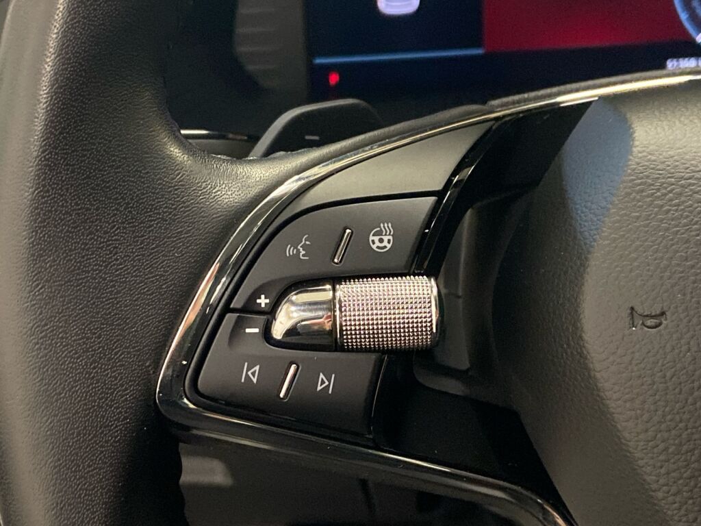 Skoda Octavia 2024 Valkoinen