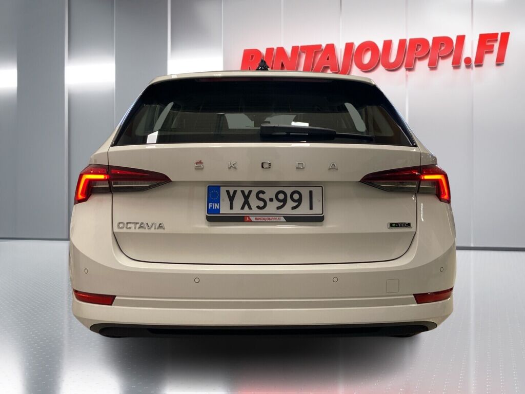 Skoda Octavia 2024 Valkoinen
