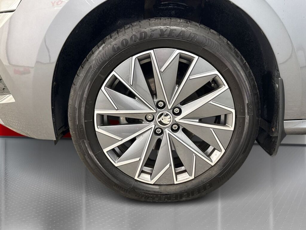 Skoda Kamiq 2024 Harmaa