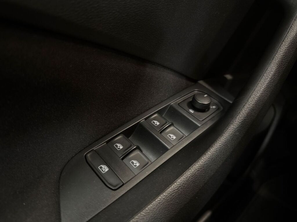 Skoda Kamiq 2024 Harmaa