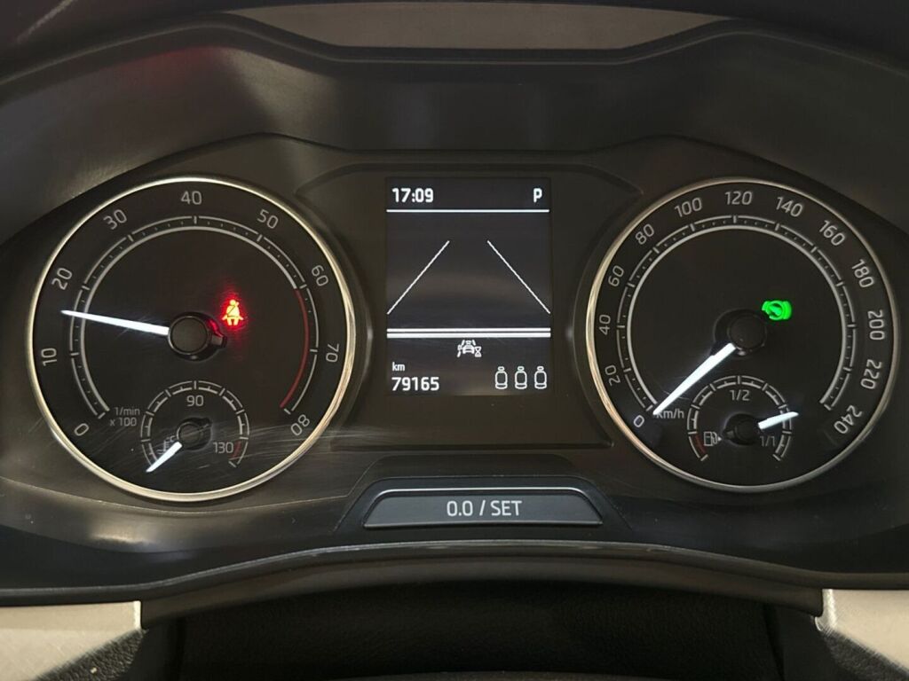 Skoda Kamiq 2024 Harmaa