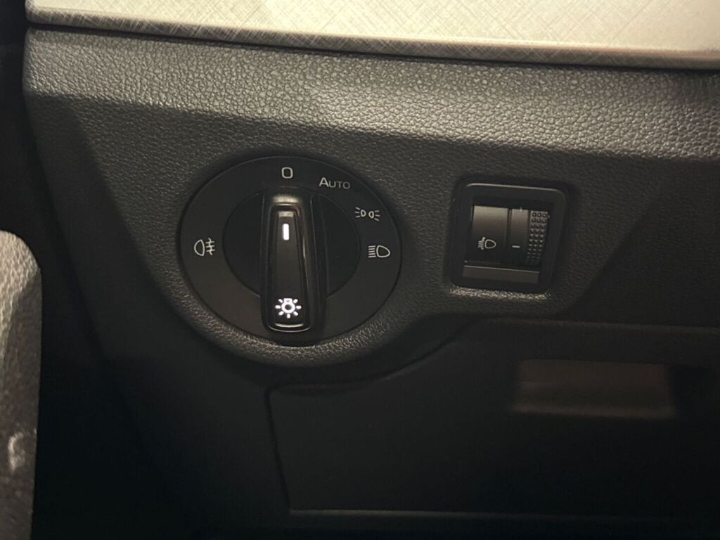 Skoda Kamiq 2024 Harmaa