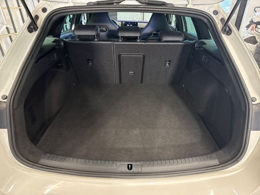 Cupra Leon Sportstourer 2021 Valkoinen