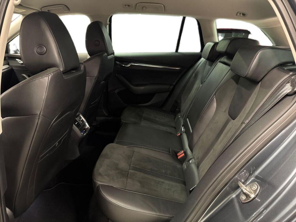 Skoda Octavia 2021 Harmaa