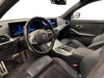 BMW 330 2023 Valkoinen