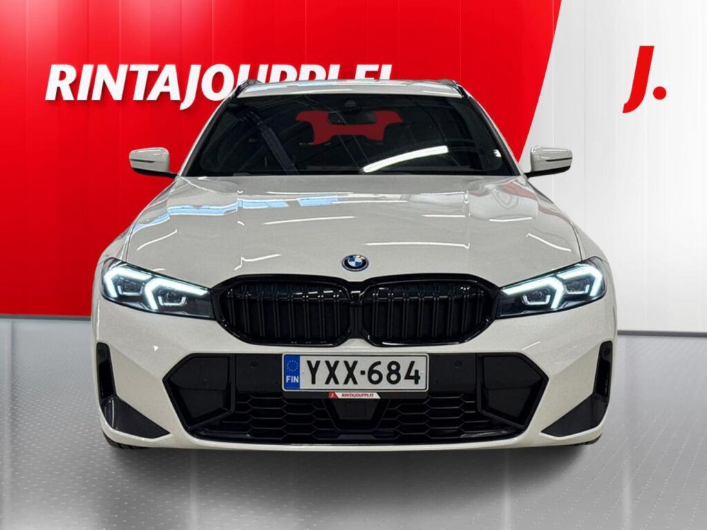 BMW 330 2023 Valkoinen