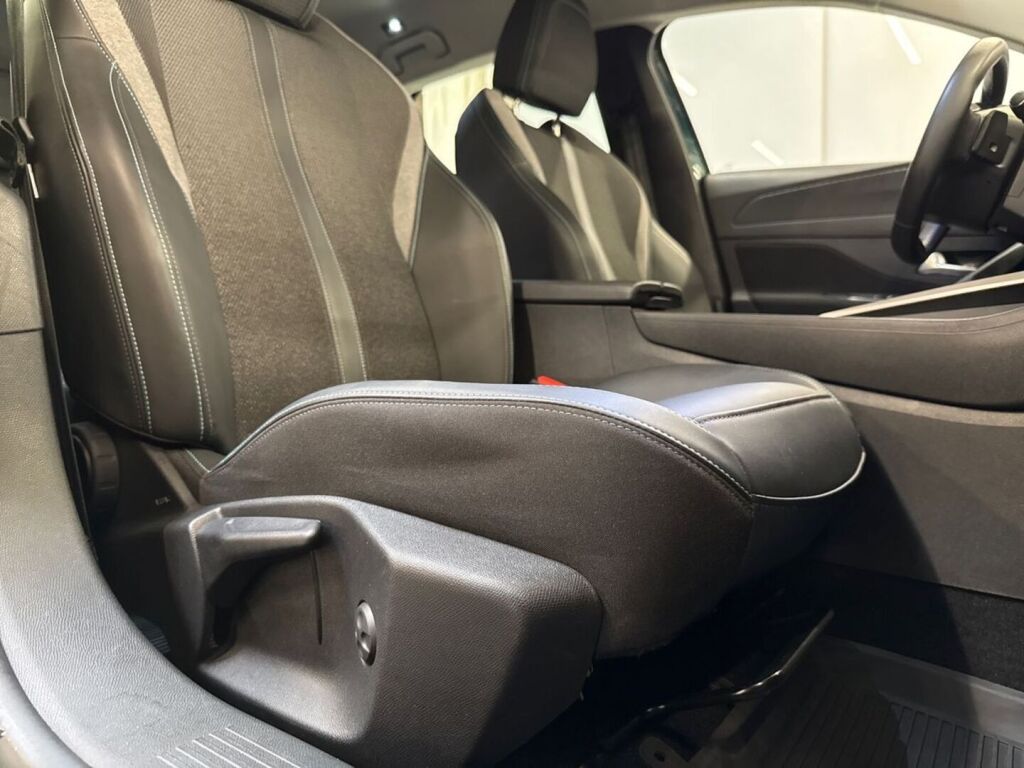 Peugeot 308 2024 Sininen