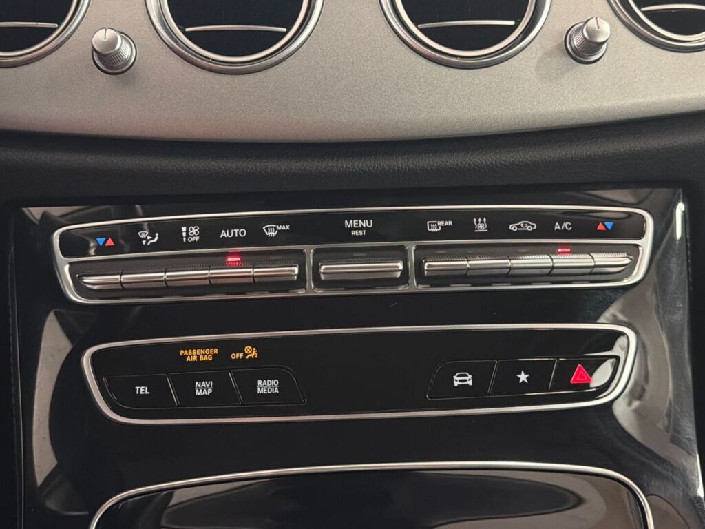 Mercedes-Benz E 2022 Musta