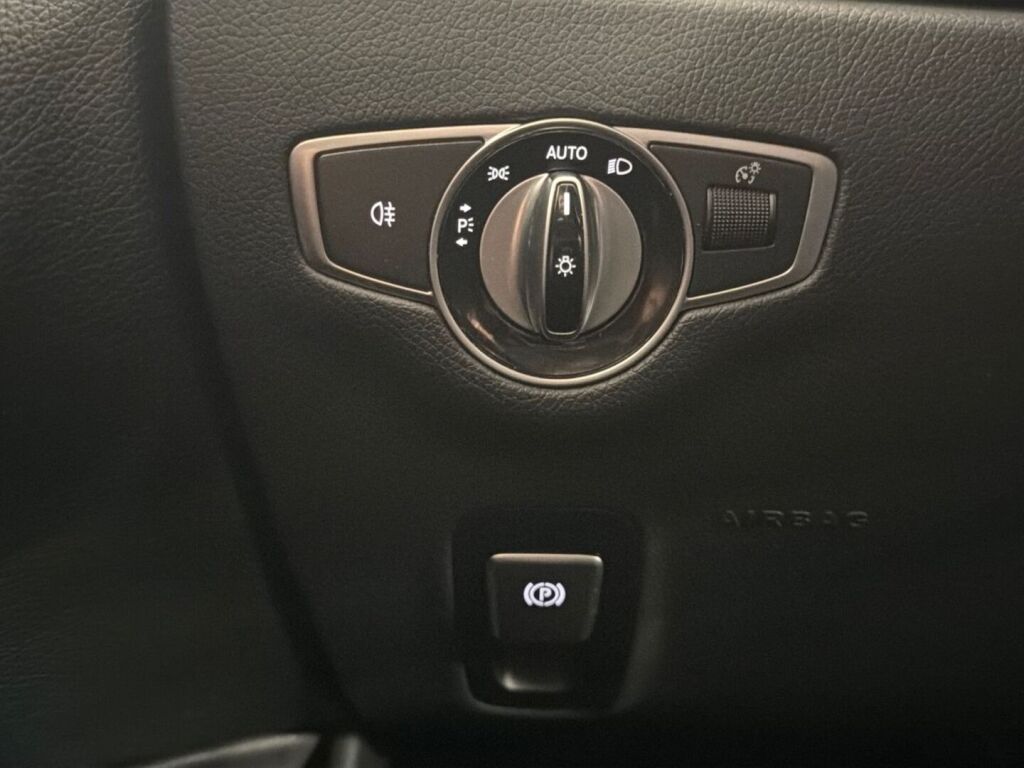 Mercedes-Benz E 2022 Musta