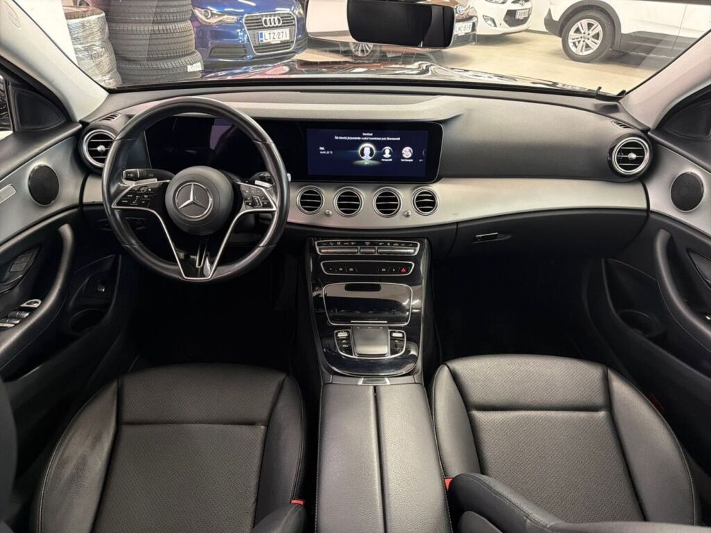 Mercedes-Benz E 2022 Musta