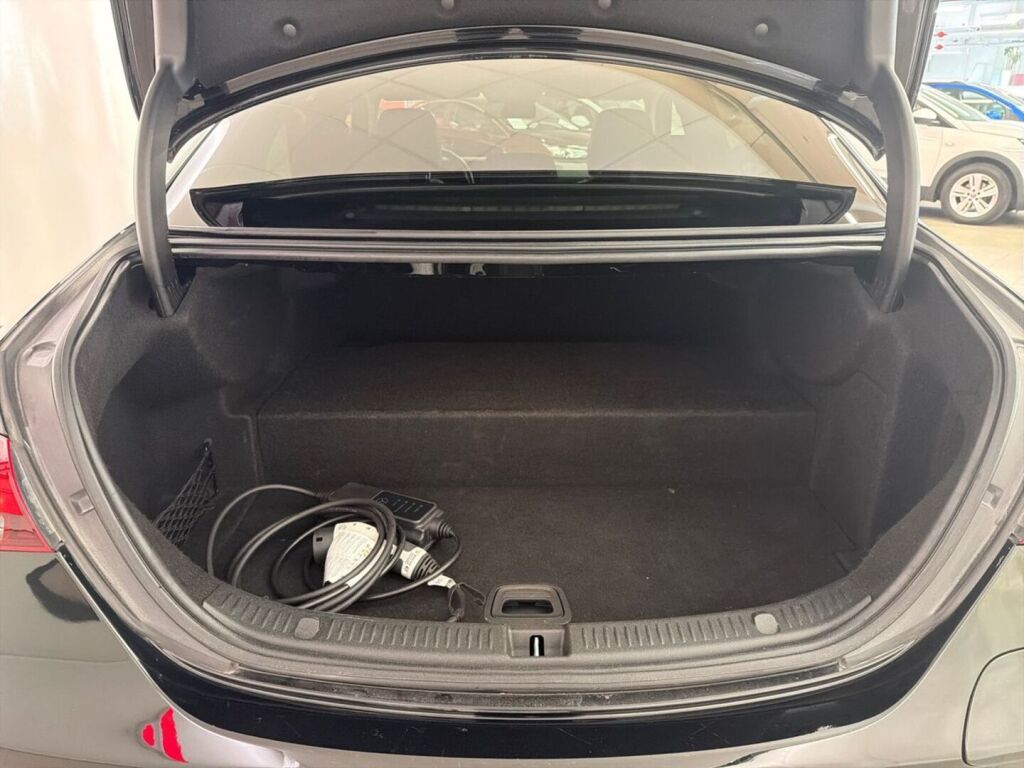Mercedes-Benz E 2022 Musta