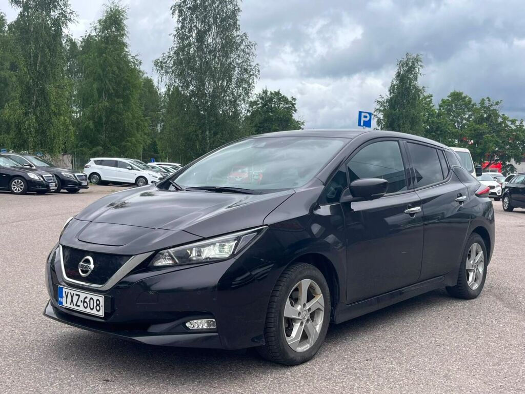 Nissan Leaf 2022 Musta
