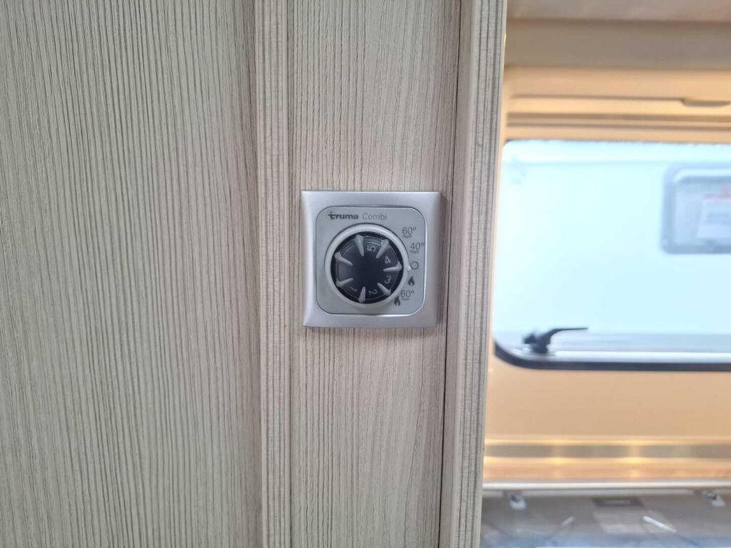 Bürstner Ixeo Time T 695 Moonlight 2012 