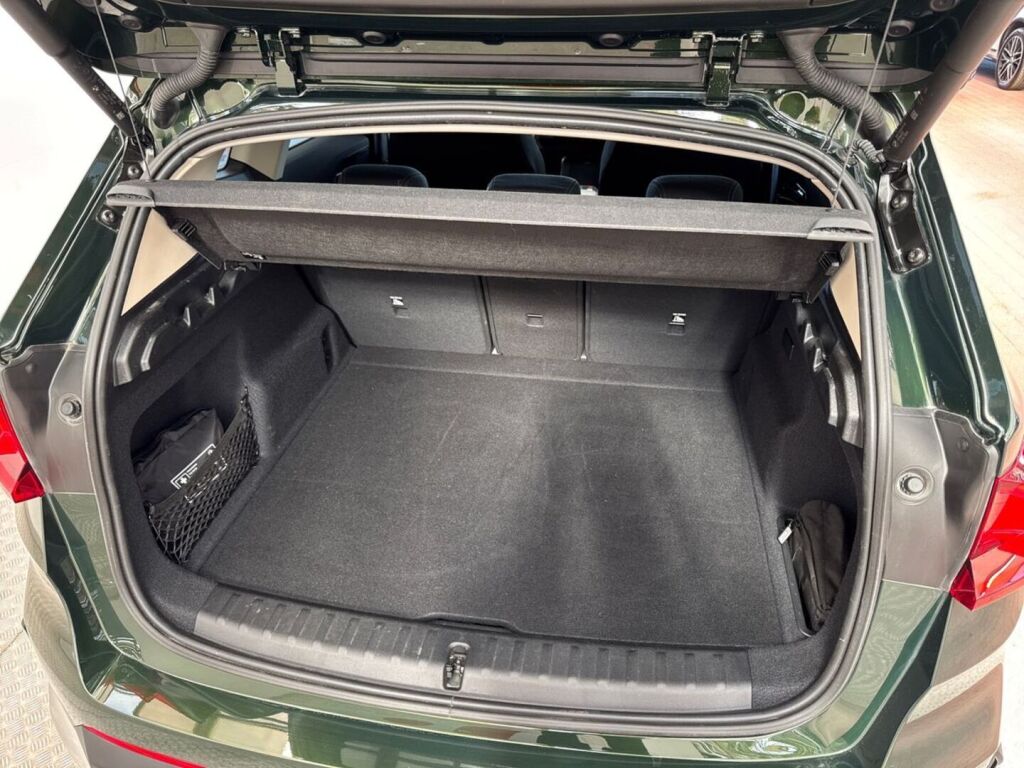 BMW iX1 2024 Vihreä