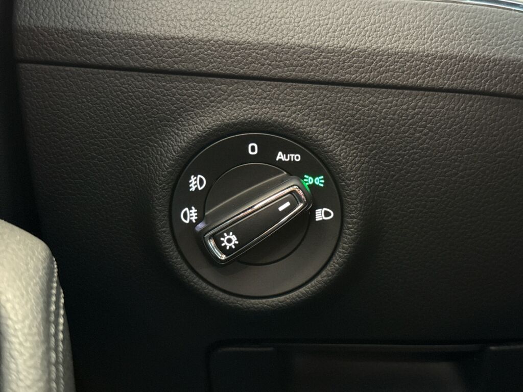 Skoda Superb 2021 Sininen