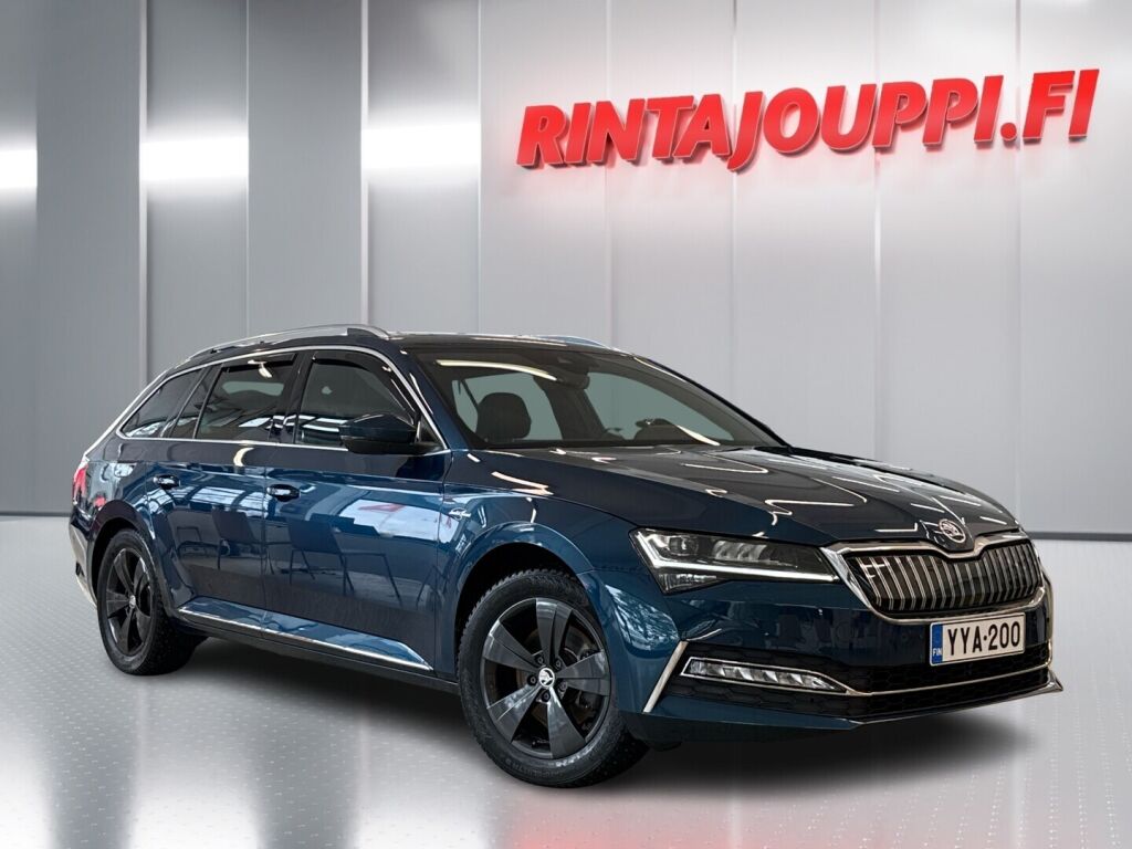 Skoda Superb 2021 Sininen
