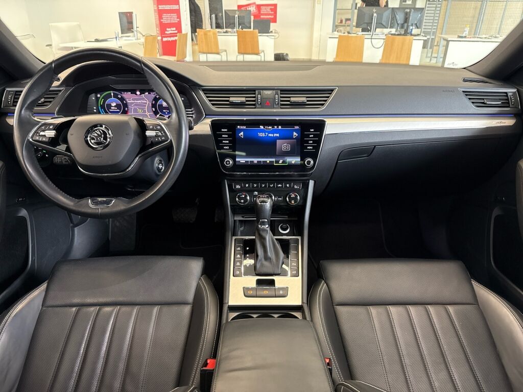 Skoda Superb 2021 Sininen