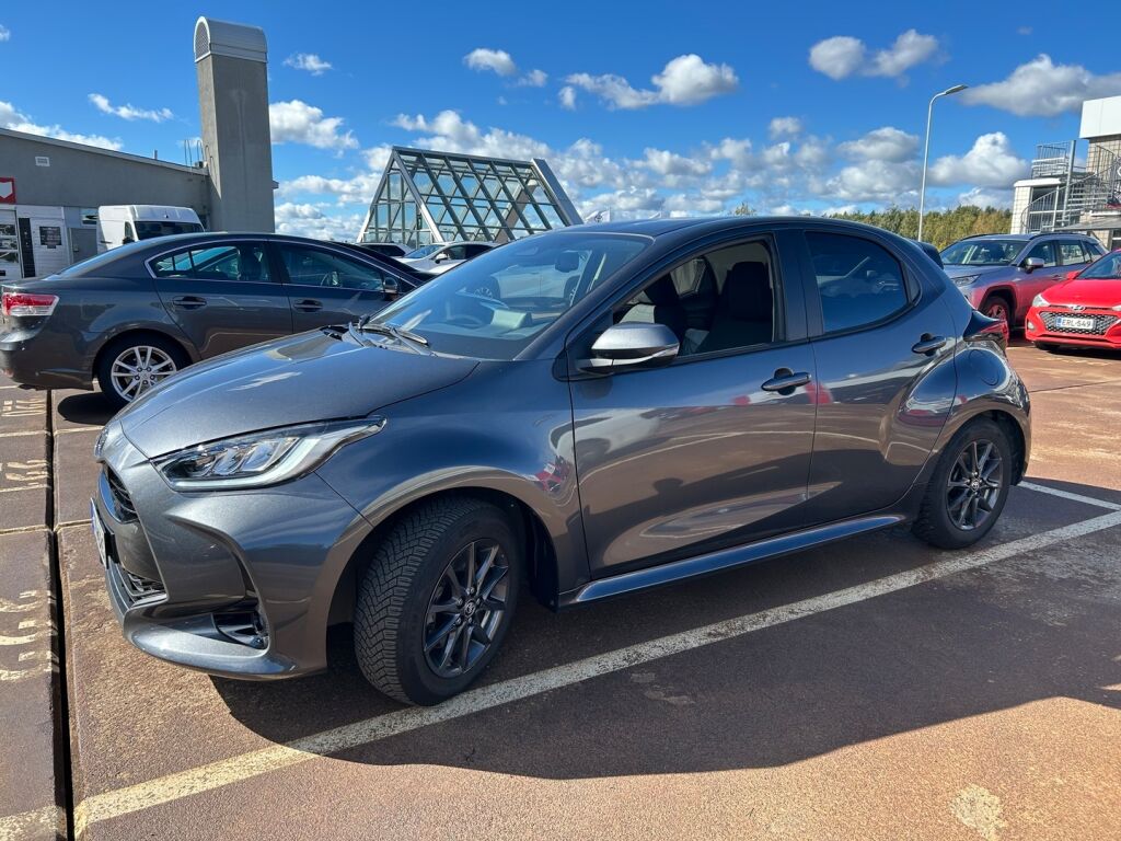 Toyota Yaris 2024 Harmaa
