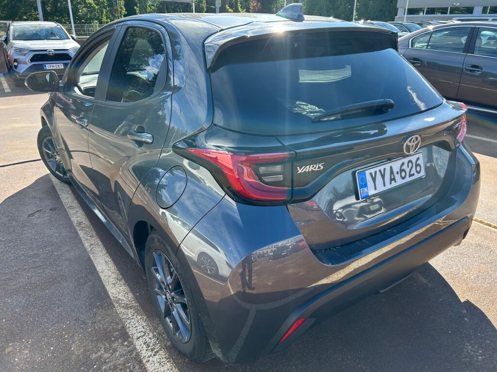 Toyota Yaris 2024 Harmaa